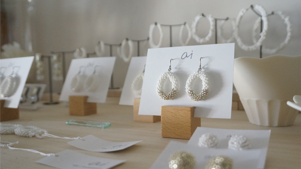 ai ビーズ刺繍アクセサリー作家
