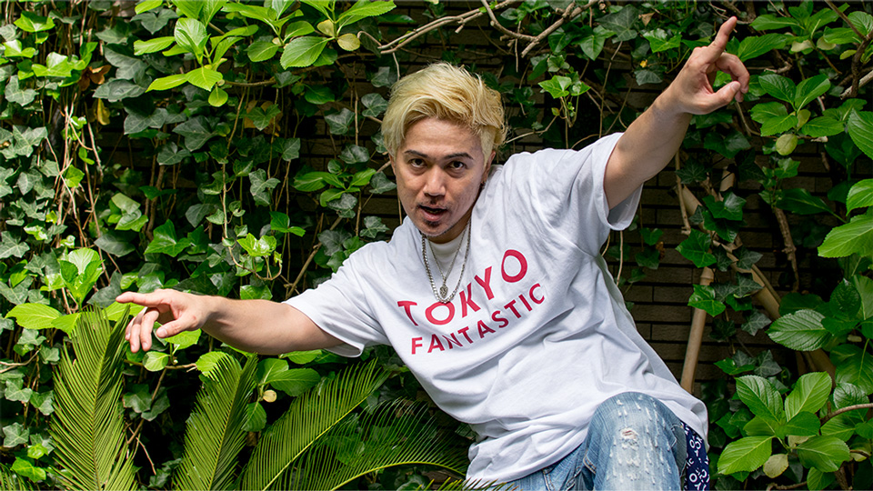 KEN (ex. DA PUMP) dancing & wearing TOKYO FANTASTIC JAPAN T-shirt