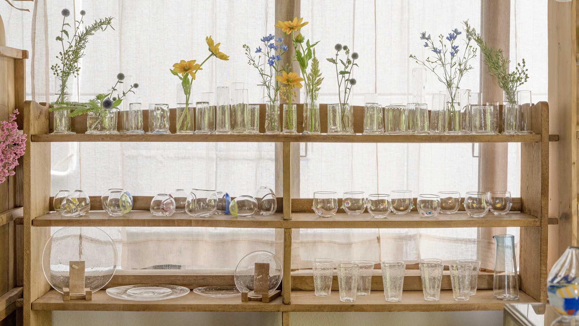 ガラスのフラワーベース 安達寿英 ガラス展 8/6-8/26, 2022【青山店】
