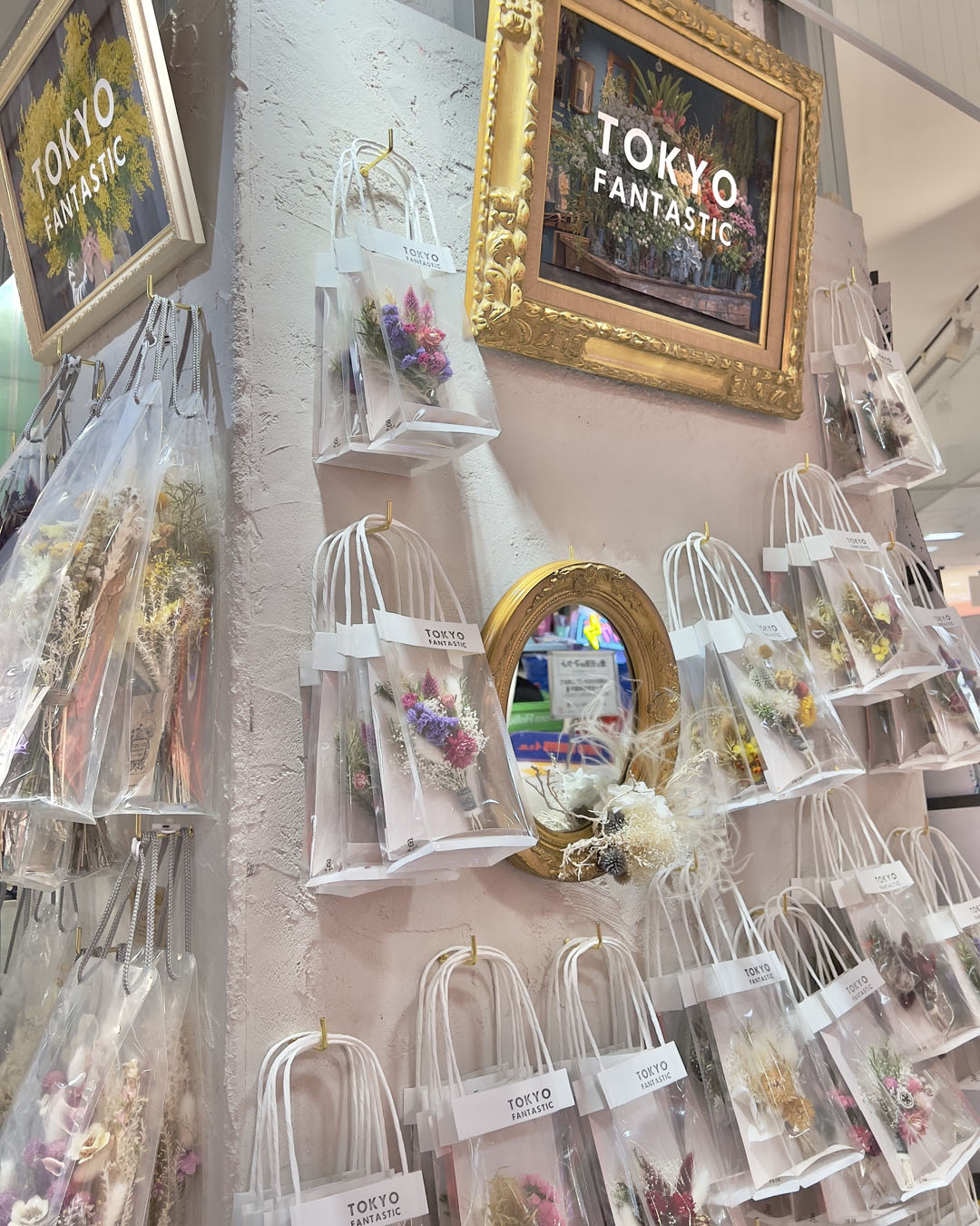 愛と狂気のマーケット in ラフォーレ原宿 TOKYO FANTASTIC ポップアップ出展12/1-12/29, 2022
