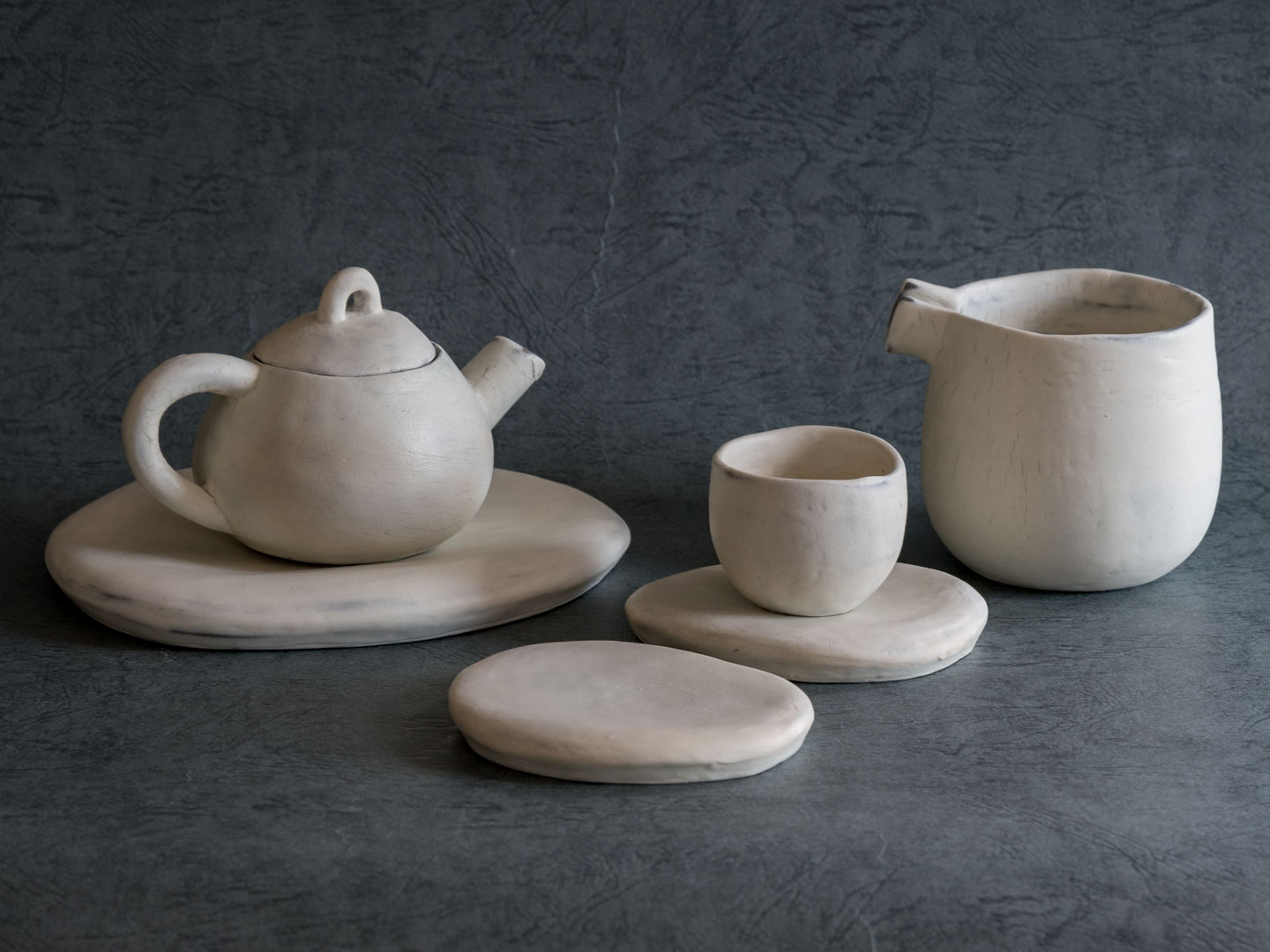 楠田 飛鳥(陶磁器) 白い、うつわ展。 8/1-8/16, 2024